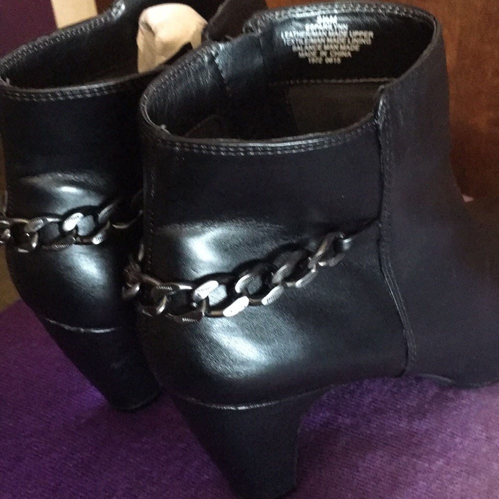 Boots - Picture 3 of 4